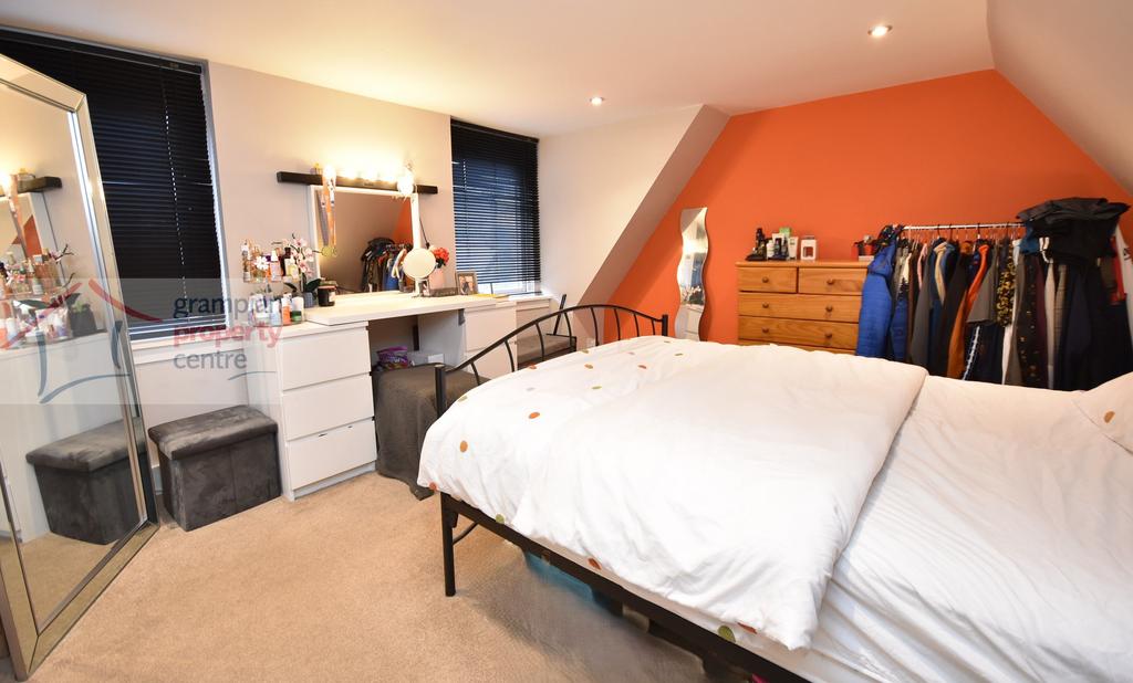 Bed 2 2.JPG