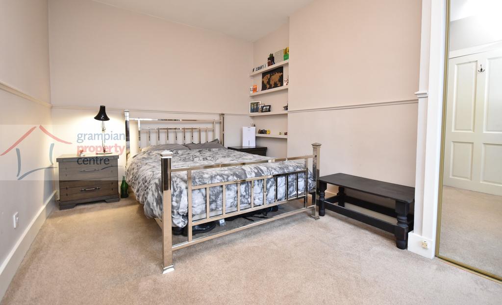 Bed 1.JPG