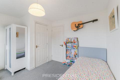 2 bedroom terraced house for sale, Rush Green Romford RM7
