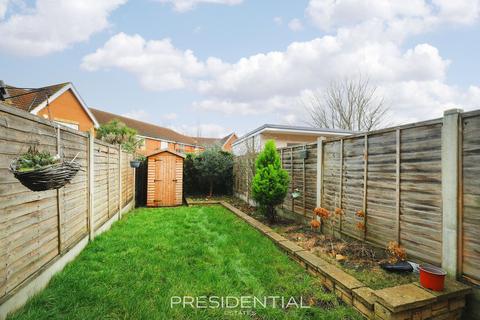 2 bedroom terraced house for sale, Bluebell Close, Romford RM7
