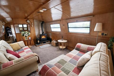 1 bedroom houseboat for sale, Vicarage Lane, Hoo ME3