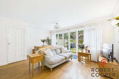 3 bedroom terraced house for sale, Farthings Close, Pinner, HA5