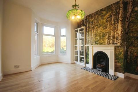 3 bedroom terraced house to rent, Carshalton Road, Mitcham, CR4