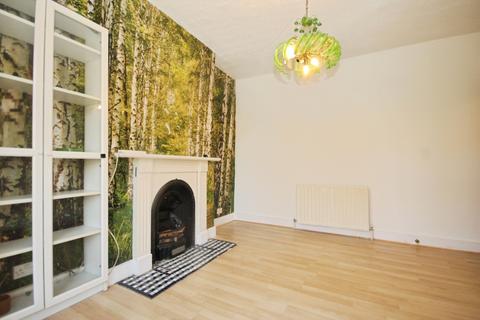 3 bedroom terraced house to rent, Carshalton Road, Mitcham, CR4