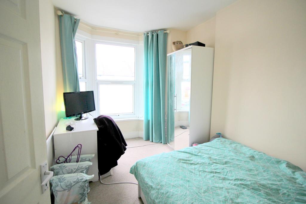 Bed2.JPG