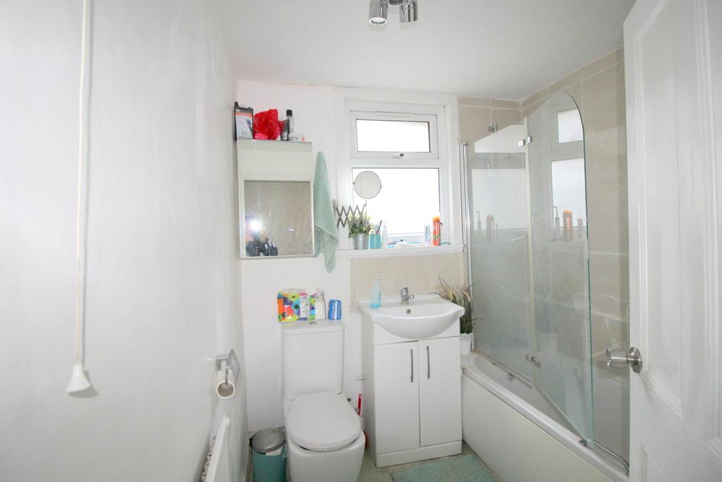 Bathroom.JPG