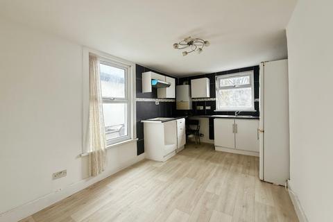 2 bedroom flat to rent, St. Georges Road, Newham, London