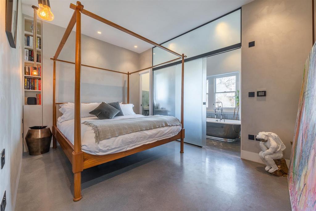 BEDROOM1.jpg
