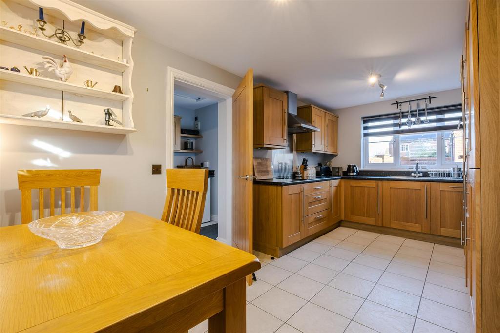 Kitchen diner