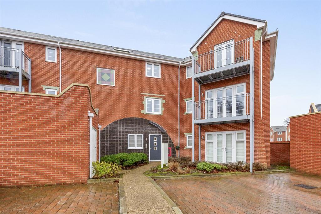 18 Kilty Place, HP11 1 DG-13.jpg