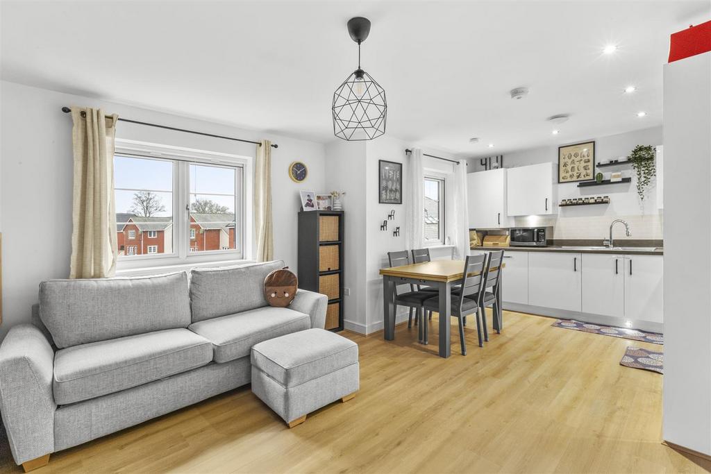 18 Kilty Place, HP11 1 DG-7.jpg