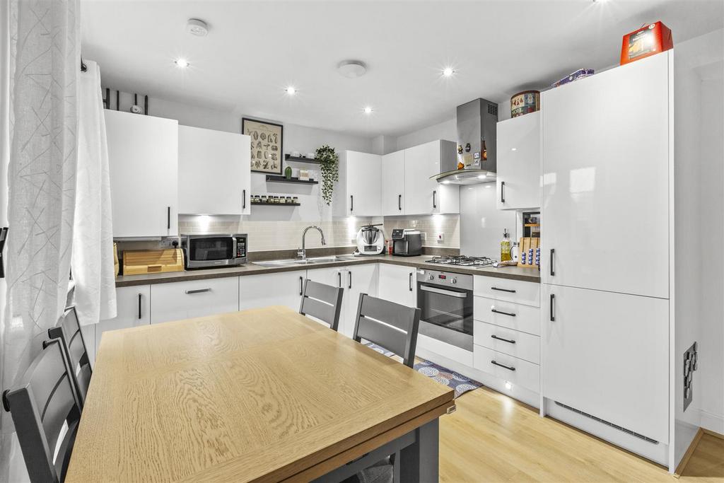 18 Kilty Place, HP11 1 DG-8.jpg