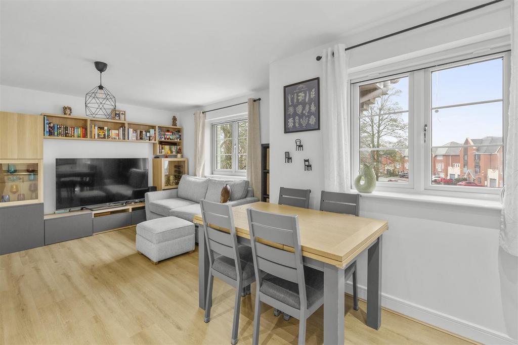 18 Kilty Place, HP11 1 DG-9.jpg