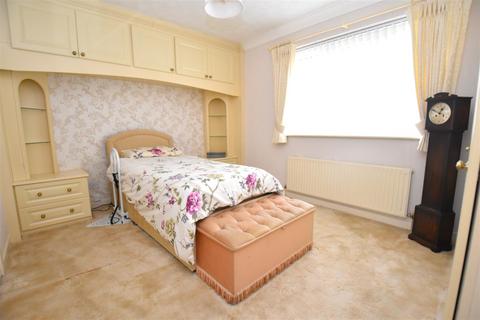 2 bedroom detached bungalow for sale, Rectory Avenue, Rochford