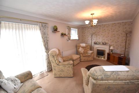 2 bedroom detached bungalow for sale, Rectory Avenue, Rochford