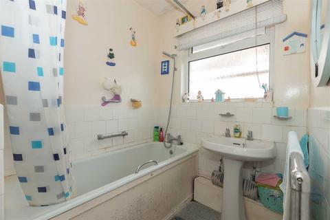 2 bedroom semi-detached bungalow for sale, Hillview Road, Worthing
