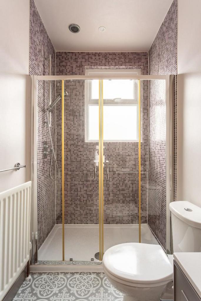 Bathroom (1).jpg
