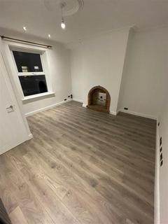 2 bedroom terraced house to rent, Eggleston Street, Rodley