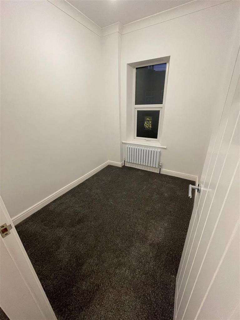 Bed2.jpg