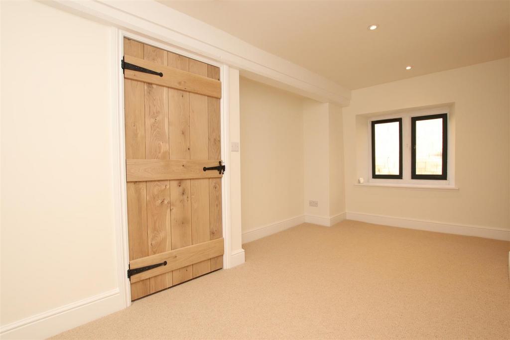 Bedroom two (2).JPG
