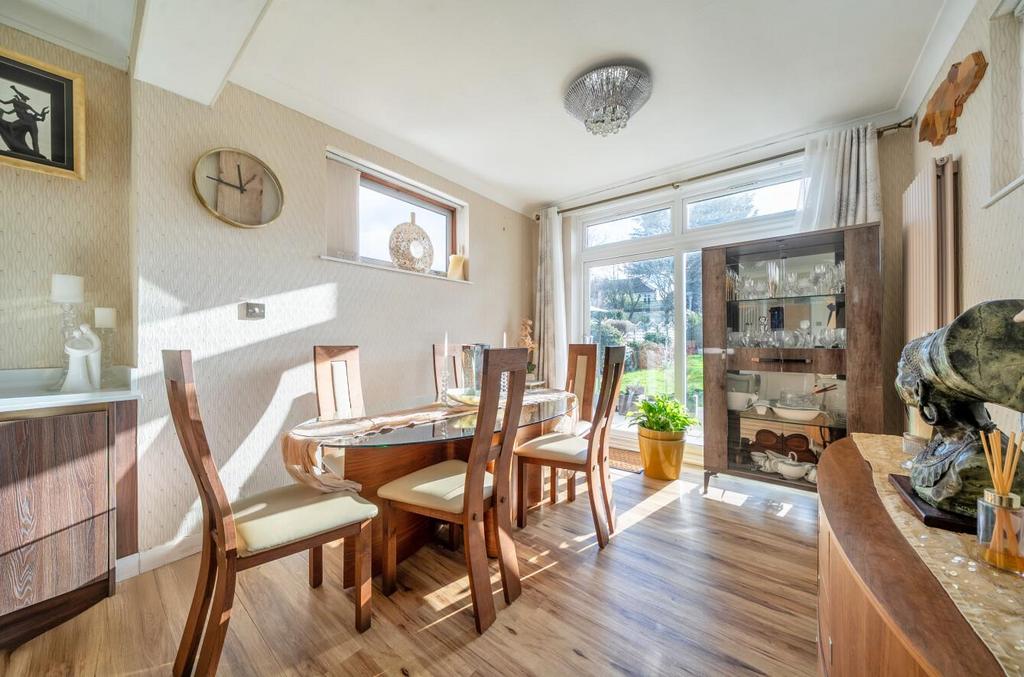 Dining room.jpg