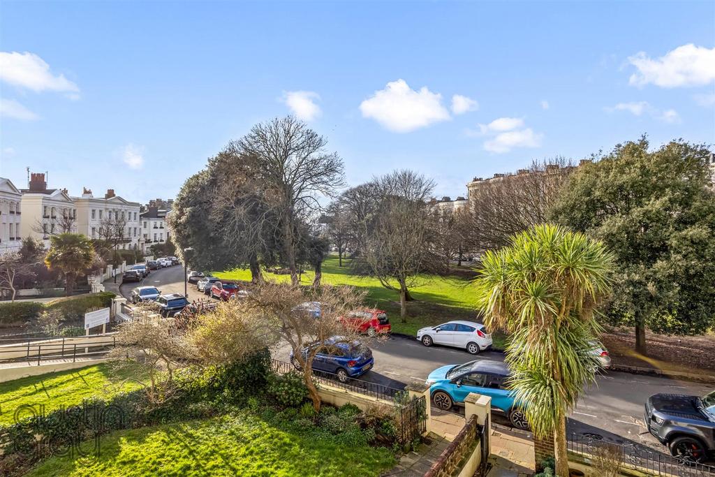 Montpelier Crescent, 26 FFF-009.JPG
