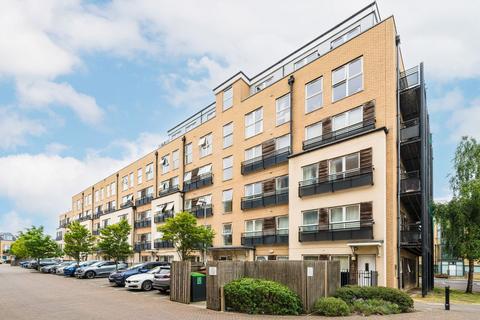 undefined, Lanadron Close, Isleworth TW7