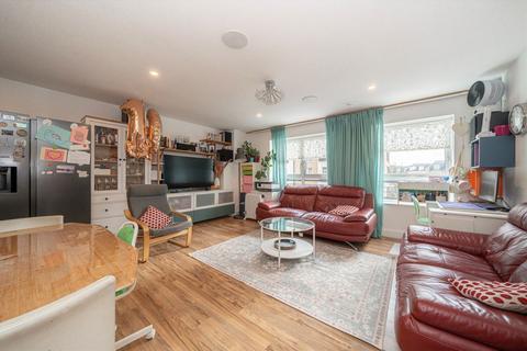 undefined, Lanadron Close, Isleworth TW7