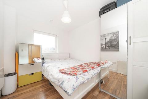 undefined, Lanadron Close, Isleworth TW7