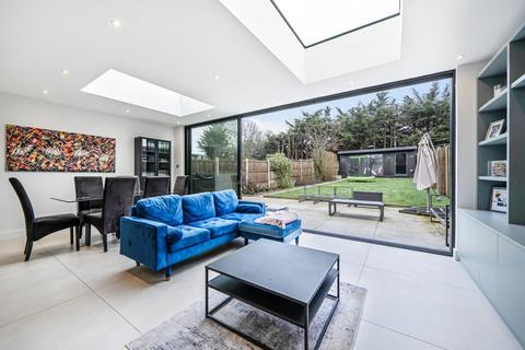 4 bedroom semi-detached house for sale, Cissbury Ring North, Woodside Park