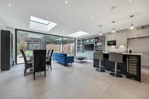4 bedroom semi-detached house for sale, Cissbury Ring North, Woodside Park