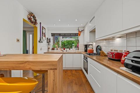 Hayling Close, London, N16