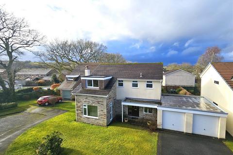 4 bedroom detached house for sale, Newtake Road, Tavistock