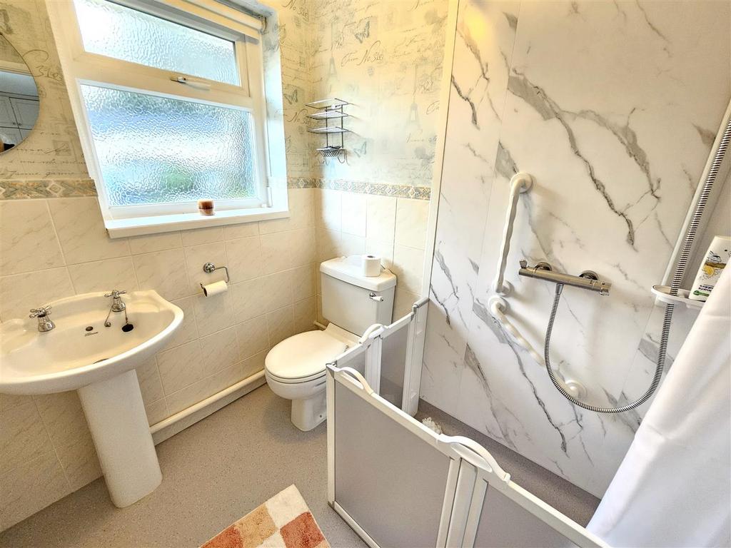 Ensuite Wet Room.jpg