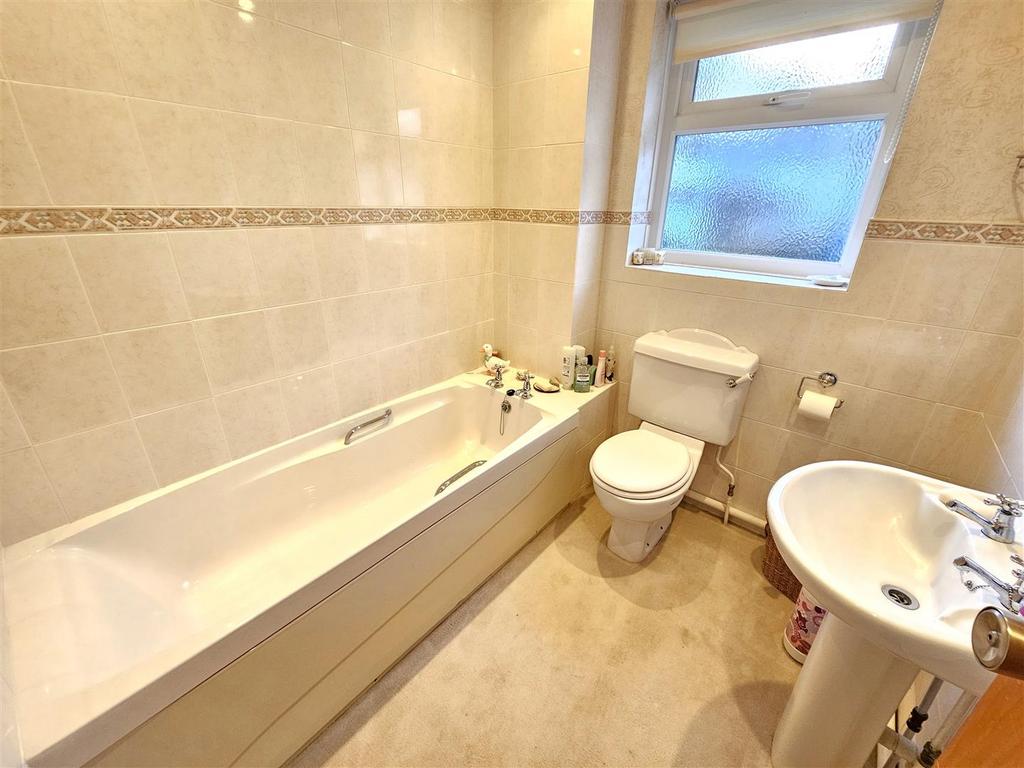 Family Bathroom.jpg