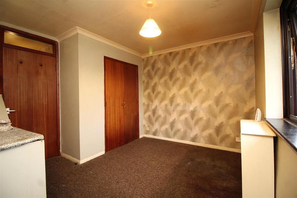Bedroom 1 .JPG