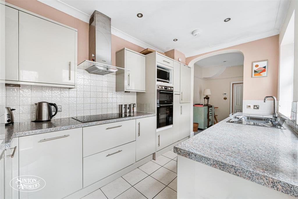 34 Bramley Road-8.jpg
