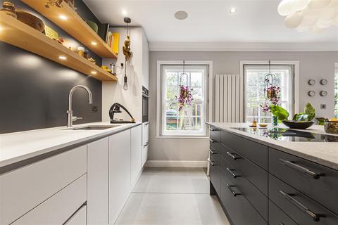 3 bedroom house for sale, Chester Close, Barnes, SW13