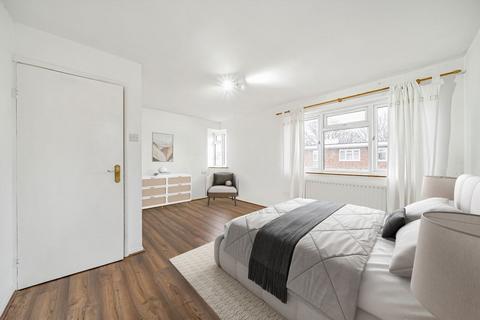 1 bedroom flat for sale, Chelsea Close, Hampton TW12