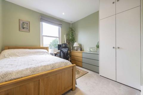 3 bedroom flat for sale, Squires Lane, LONDON N3