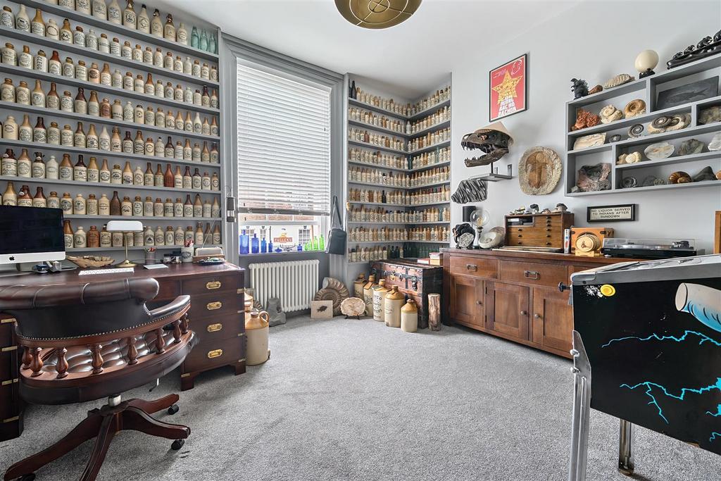Bedroom/Office