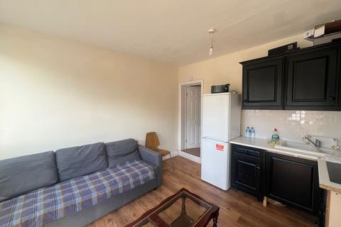 undefined, Connaught Road Luton LU4 8ES