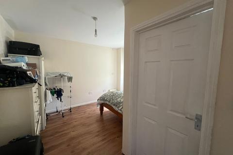 undefined, Connaught Road Luton LU4 8ES