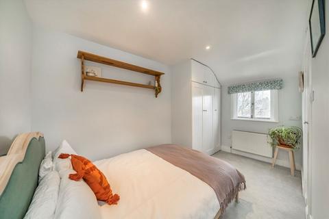 2 bedroom flat for sale, Ritherdon Road, London SW17