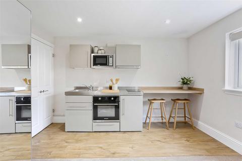 undefined, Belmont Road, Wallington SM6