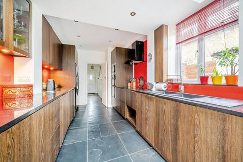 4 bedroom detached house for sale, Poynings Way, Woodside Park