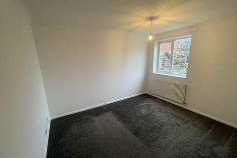 3 bedroom semi-detached house to rent, Fountains Road, Ipswich IP2