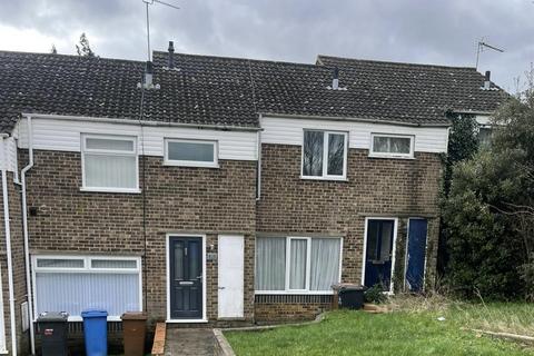 3 bedroom semi-detached house to rent, Fountains Road, Ipswich IP2