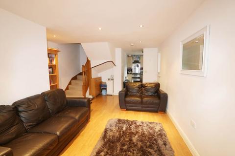 undefined, Pangbourne, Berkshire - Walk to shops, amenities and train station to London & Oxford