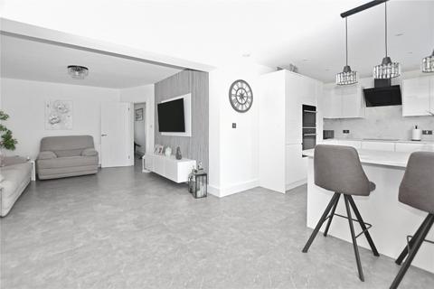 3 bedroom bungalow for sale, Rydal Drive, Bexleyheath, DA7